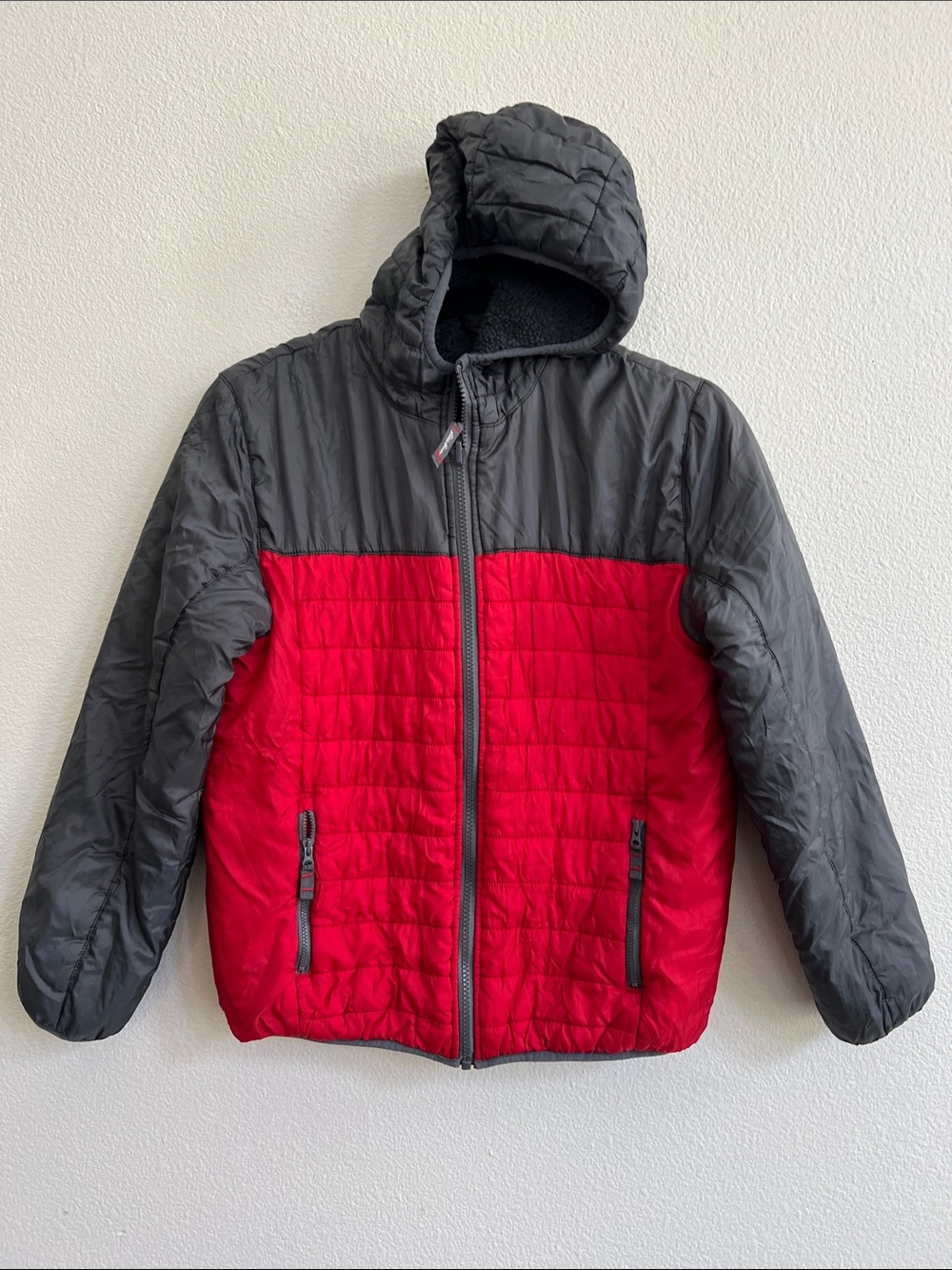 EDDIE BAUER Reversable Quilted Puffer Jacket Fleece Lined Colorblock Red/Grey L